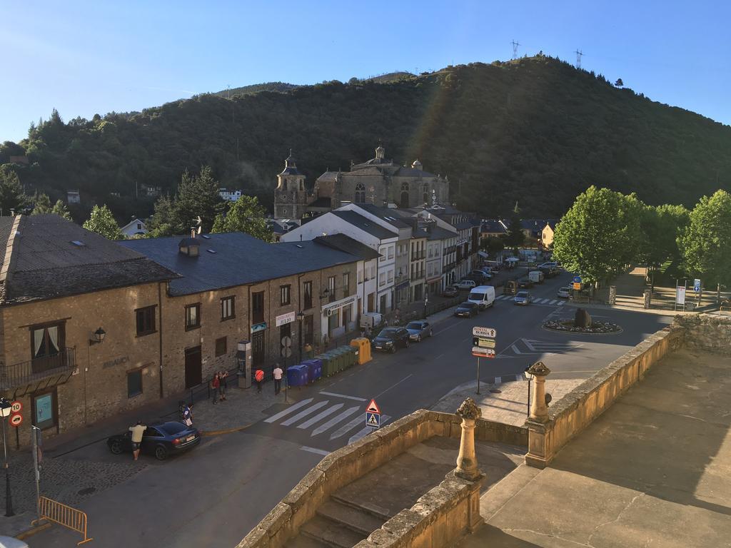 San Nicolas El Real Villafranca Del Bierzo Exteriér fotografie