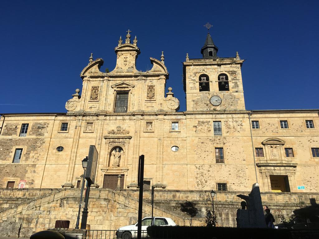 San Nicolas El Real Villafranca Del Bierzo Exteriér fotografie